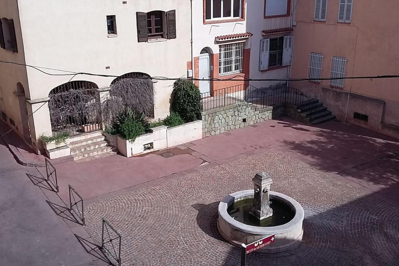 Magnifique Studio Au Coeur Historique De Fréjus エクステリア 写真