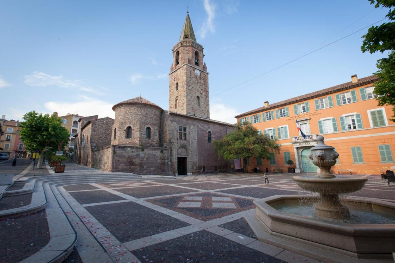 Magnifique Studio Au Coeur Historique De Fréjus エクステリア 写真